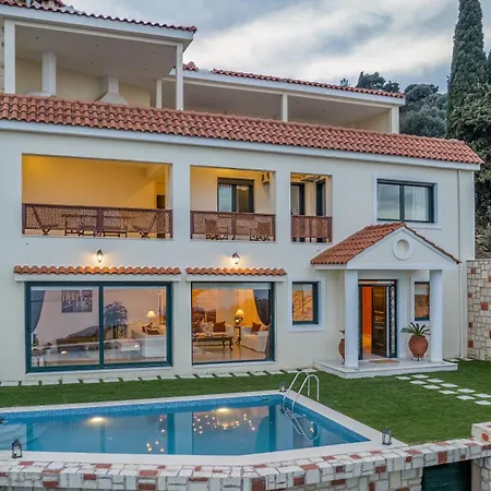 Vila Vista Mare By Estia Rodhiá